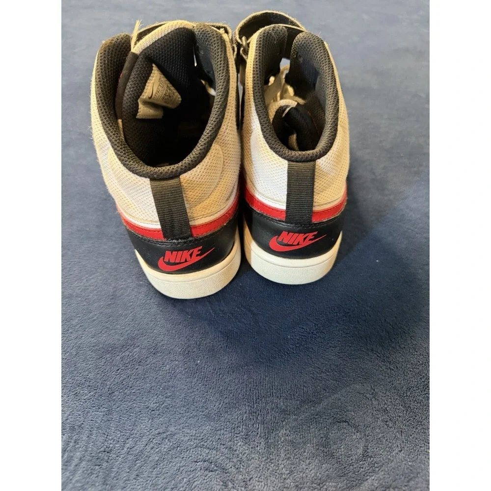 Nike Court Borough Mid 2 Boys Size 6Y White Basketball Shoes Sneakers CD7782-110